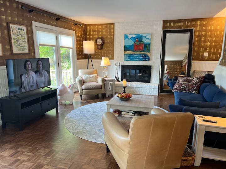 Hemingway’s Hideway Beach House Newly Available! - Holland, MI