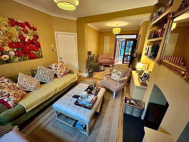 Bright & Stylish 5* Home+Garden+Cosy Log Burner gallery image 3