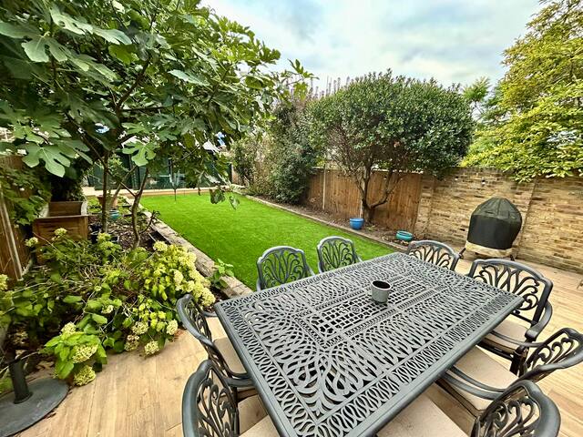 Bright & Stylish 5* Home+Garden+Cosy Log Burner gallery image 2