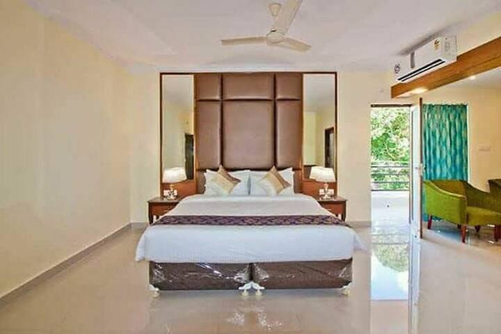 Villa In Baga Beach