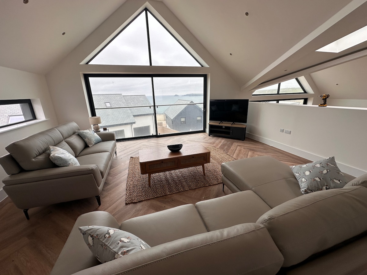Top performing Airbnb: Ocean Breeze House - Perranporth in Perranzabuloe