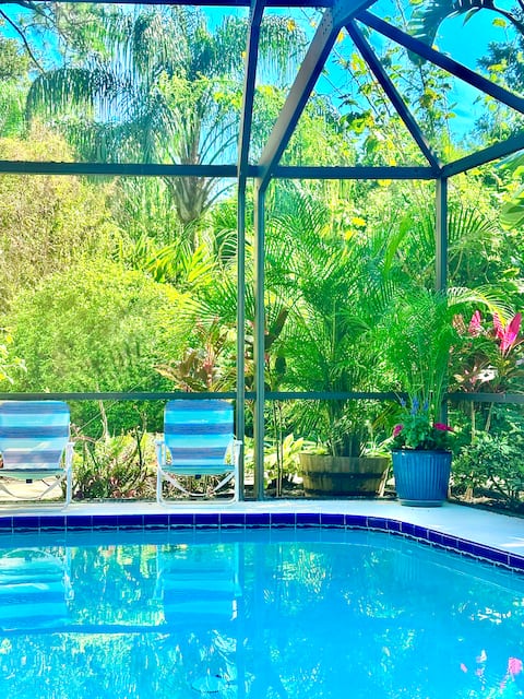 “The garden house” With very private heated Pool