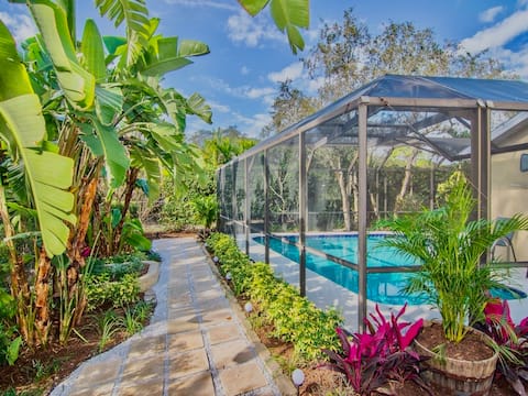 “The garden house” With very private heated Pool