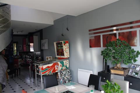 Rooms near P. Mauroy and Lille.