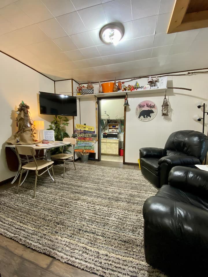 Cozy & Close Apartment - Oshkosh, WI