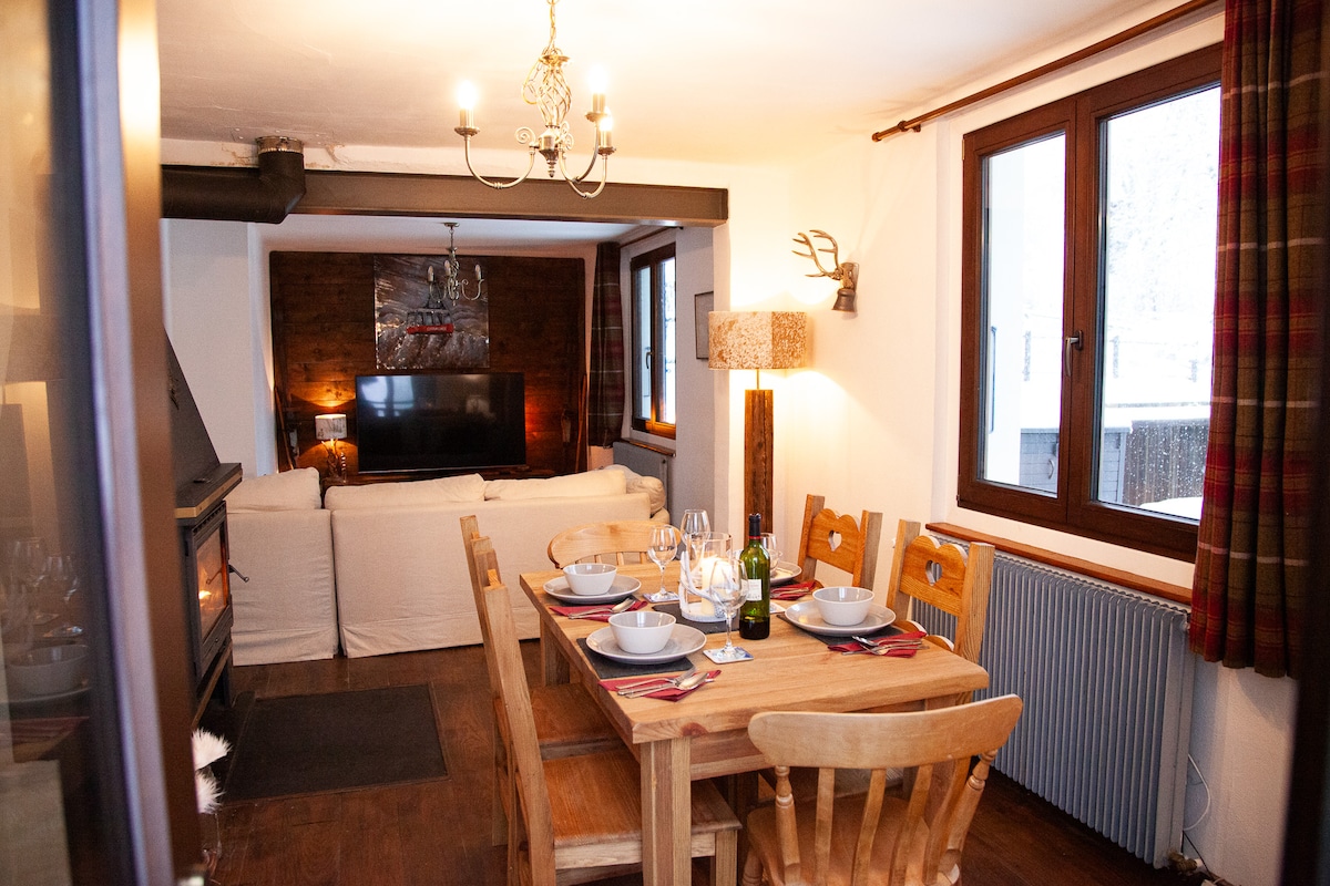 Successful Airbnb property: Les Volets Bleus Cottage in Bellevaux