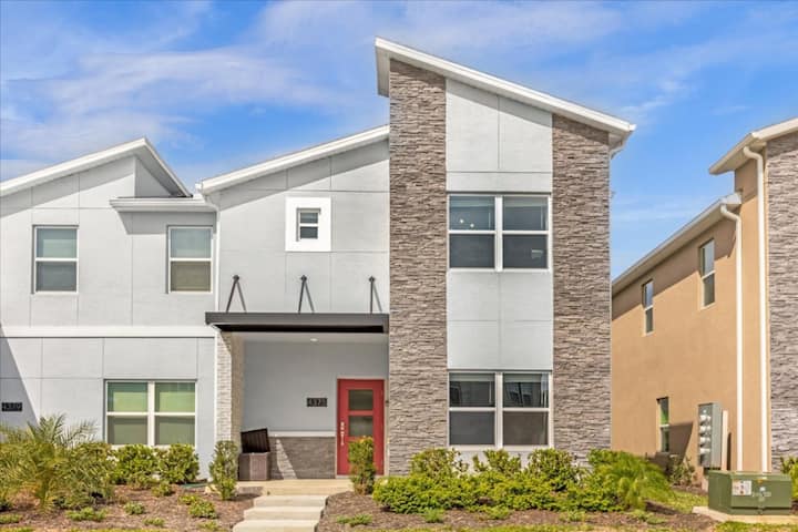 5 Bedrooms/ 4 Bathrooms/ Storey Lake (4375 Sl) - Kissimmee, FL