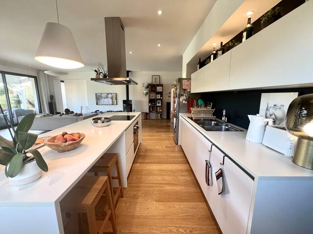 Grande villa au calme, piscine chauffée, piano gallery image 4