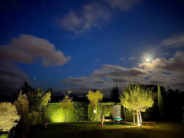 Grande villa au calme, piscine chauffée, piano