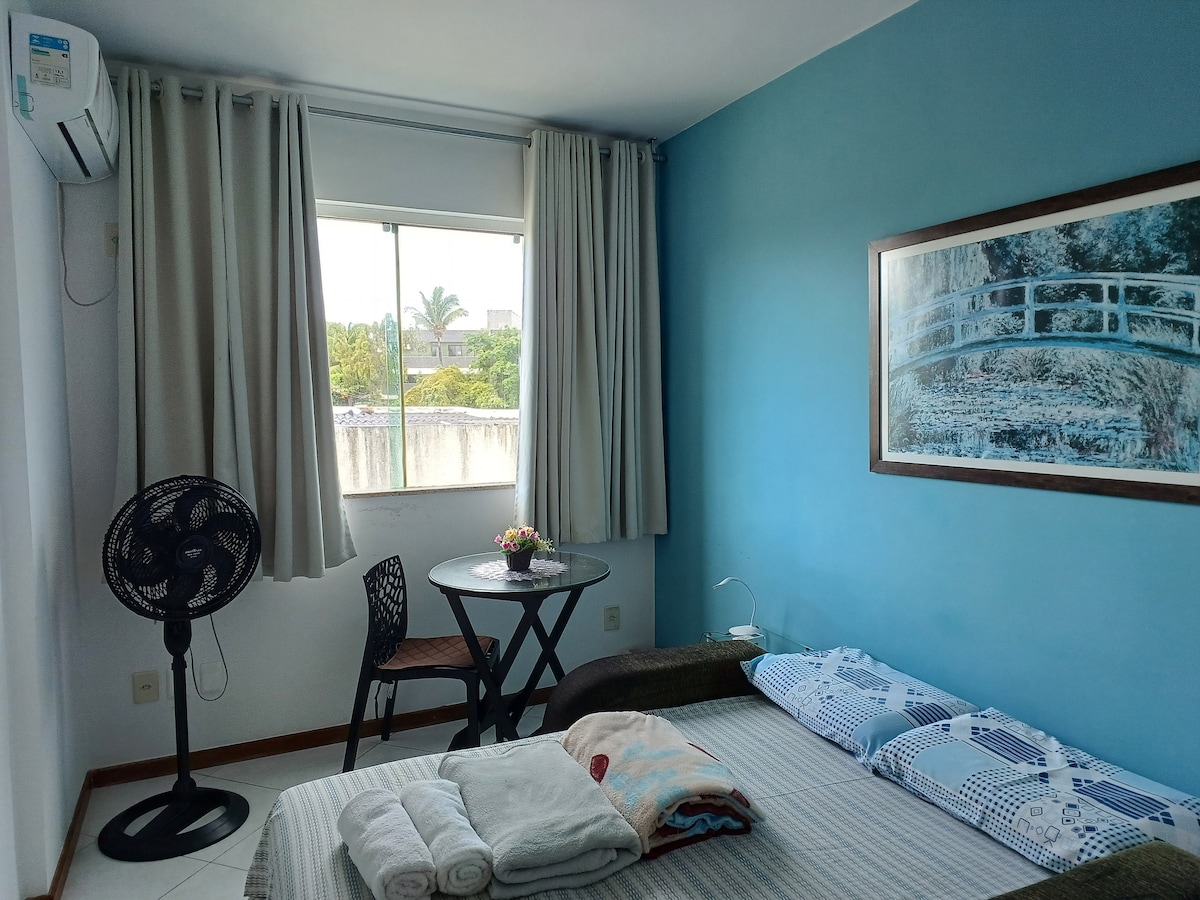 Удобно разтегателен диван. 