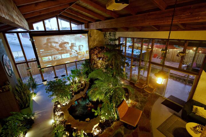 Las Vegas Oasis Home gallery image 3