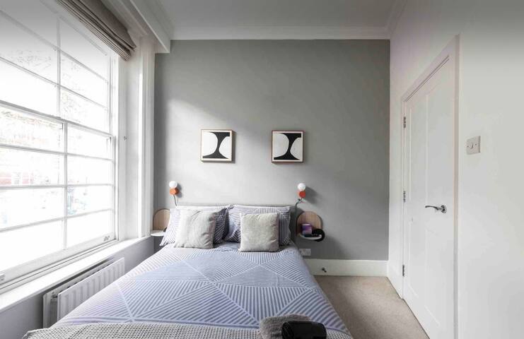 * Covent Garden – 2 Bedroom – 2 bath gallery image 5