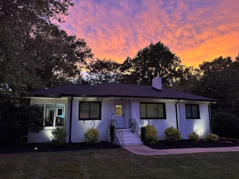 5 bdrm kid friendly, fenced yard-near downtown