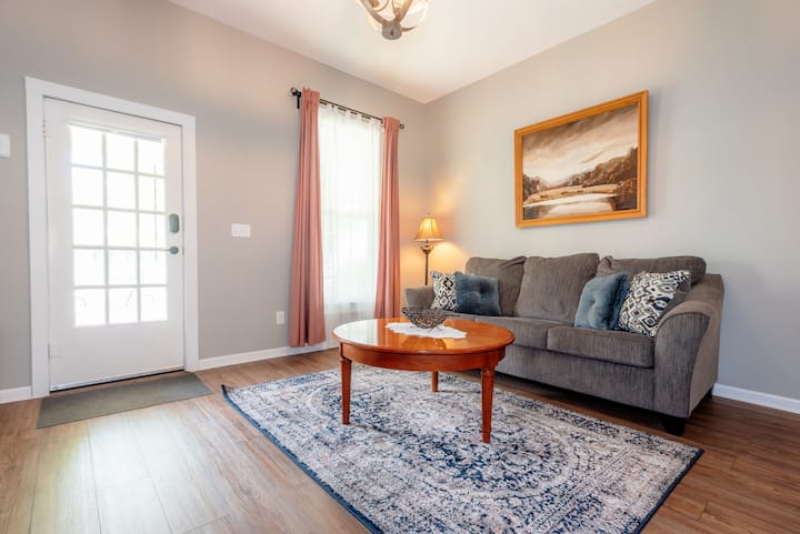 Sweet Home Away From Home - University Heights – Indianapolis
