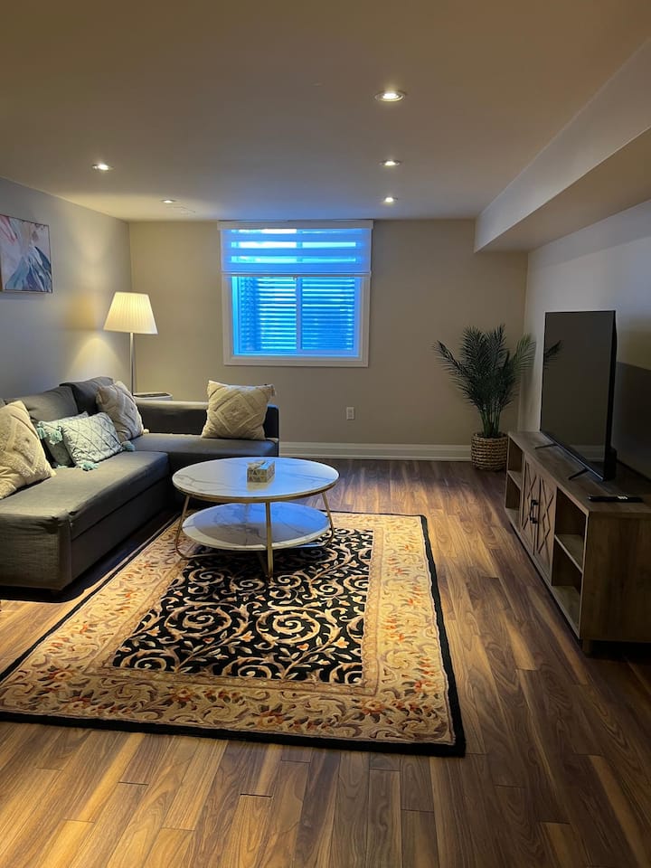 Stylish Lower Level Apt, Aurora - Aurora