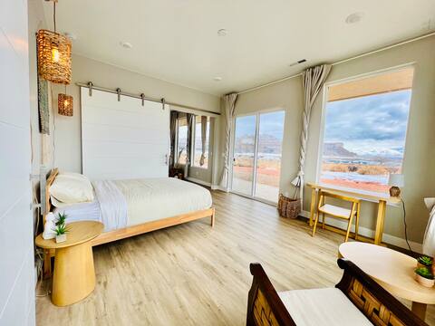 Tranquil Zen Retreat with Views on the way to Zion