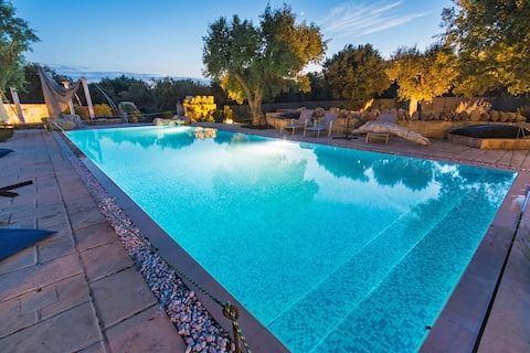 Tenuta Bouganville With Garden And Pool