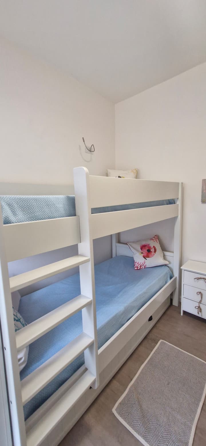Schlafzimmer 1