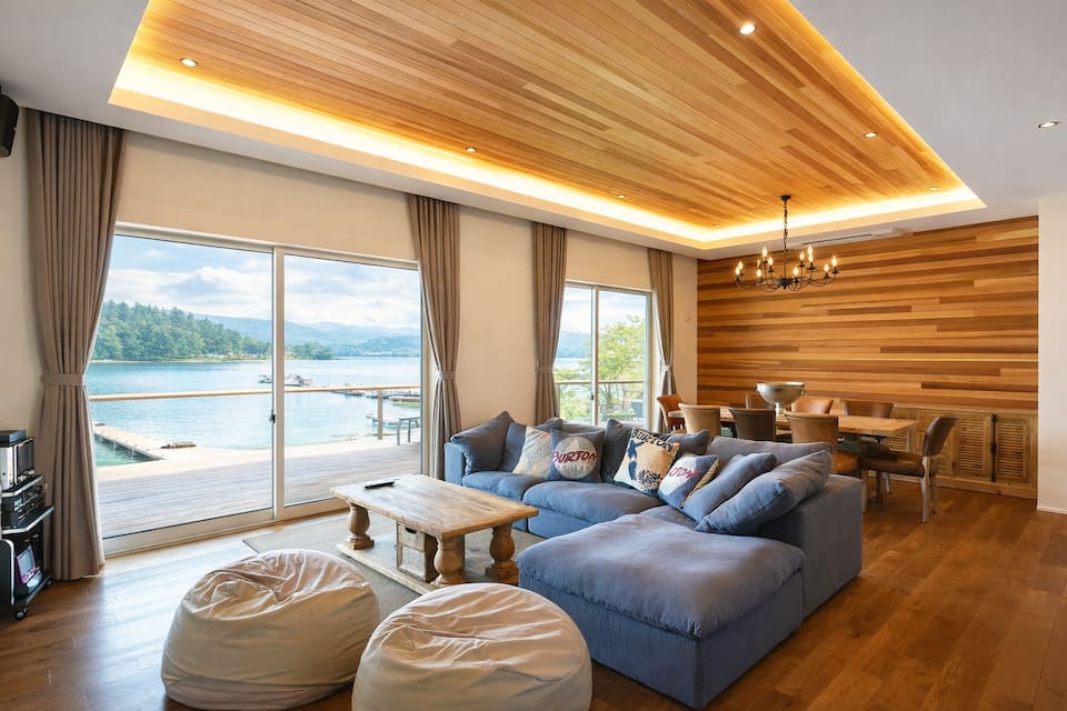 A sauna villa on Lake Nojiri, Shinano, Nagano, Japan, photo 2 of 10