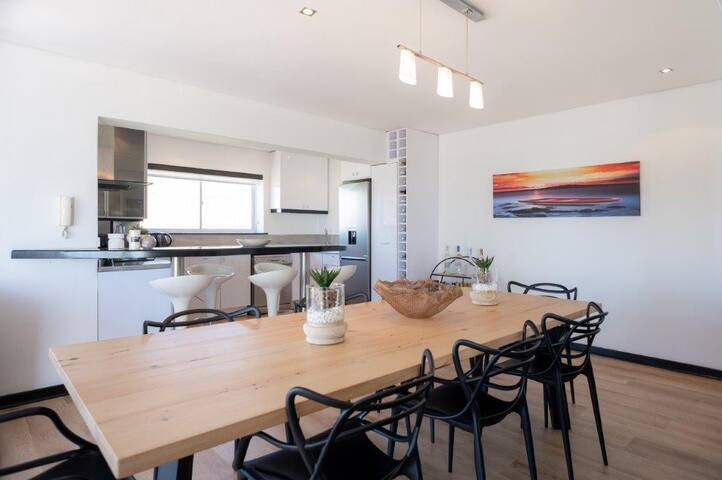 Perfect Location | Sunny and Light | Amazing Views gallery image 4