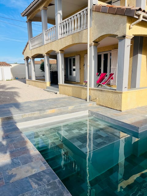 Contemporary villa with pool