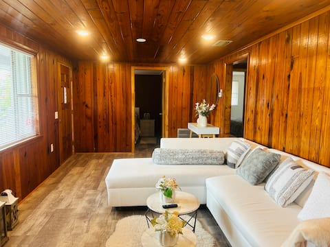 Cozy cottage by Caloosahatchee River and lake O