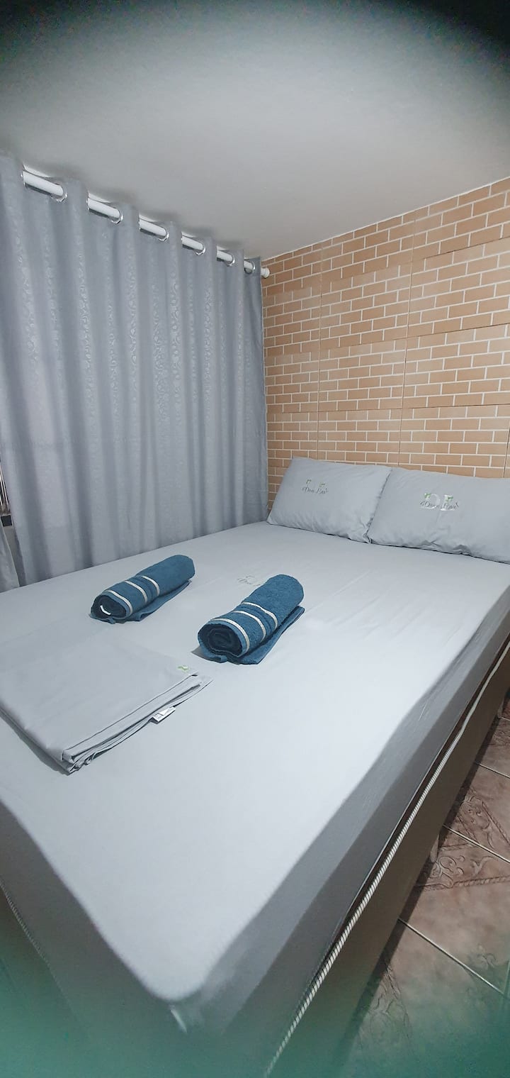 Schlafzimmer 1