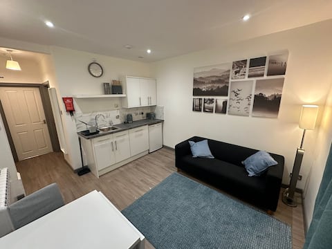 Top Airbnb: Riverview apartment in central Inverness in Inverness Central