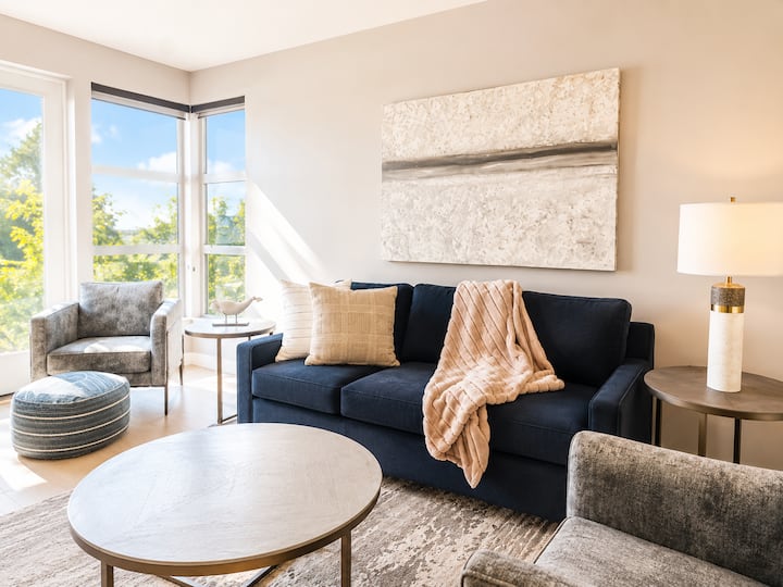Luxurious, Expansive Ocean View Townhouse Villa - Parksville