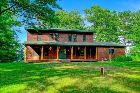 Luxury  Lakefront Lodge with amazing views