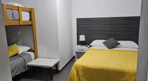 3 to 5 people/2 Bedrooms/2 bathrooms/common kitchen