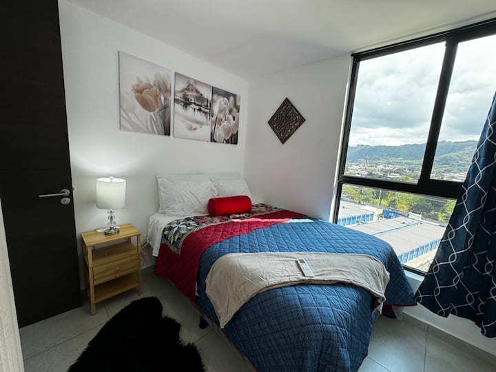 Valley Views Flat Santa Tecla+Pool+Gym+AC+Wifi Apartments for Rent