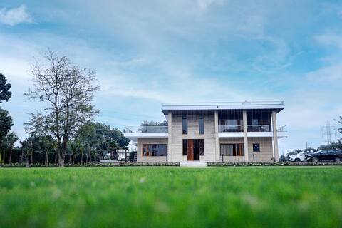 Fillow Casa Gurgaon - 5 BHK & 9 Beds - Luxury Stay