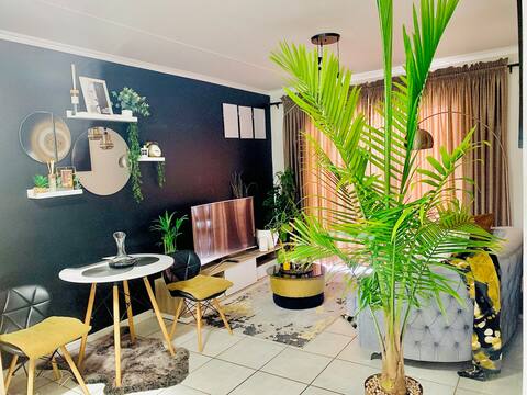 Cozy Unit in Greenpark Boksbug by OR Tambo Airport