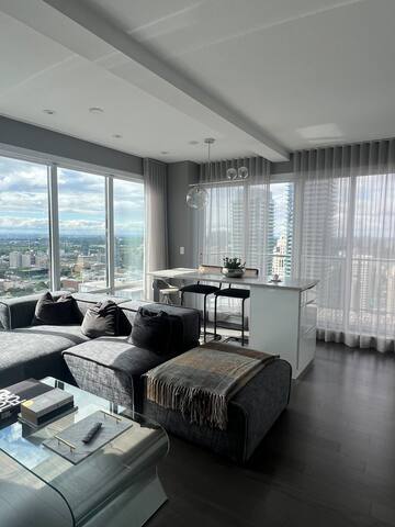 Condo with CN Tower Views gallery image 2