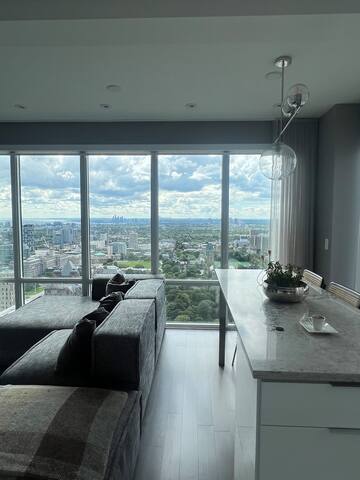 Condo with CN Tower Views gallery image 3