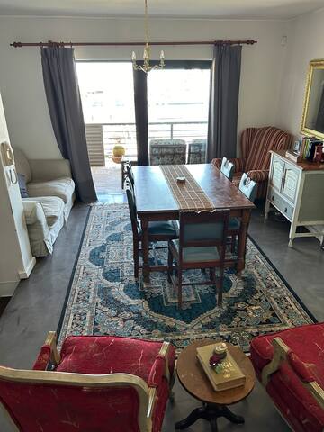 Cozy 3- Bedroom Apartment gallery image 4