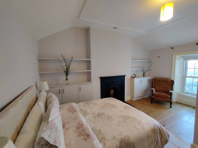 4 Spacious Rooms in Ballsbridge gallery image 2