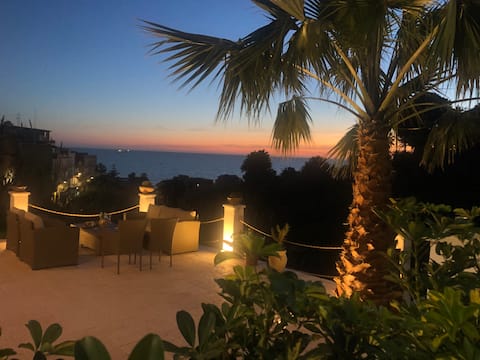 Casa  "Veranda sul mare"(with breakfast included)