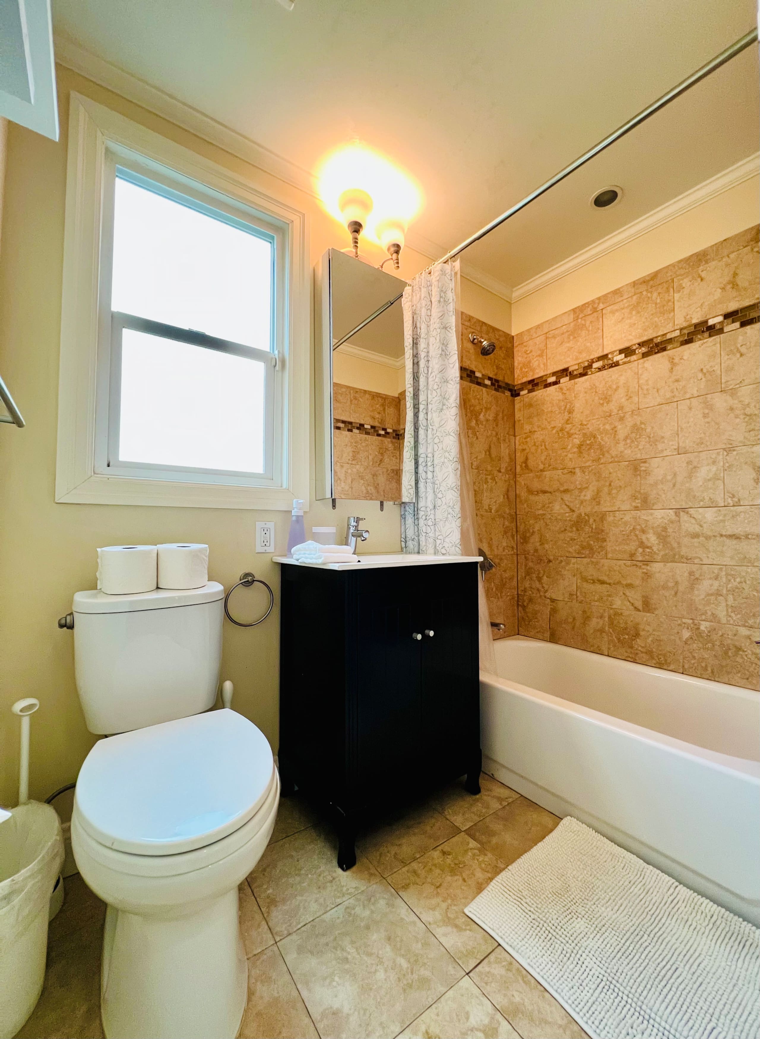 Home in San Francisco · ★4.9 · 4 bedrooms · 6 beds · 3 baths - Image 41