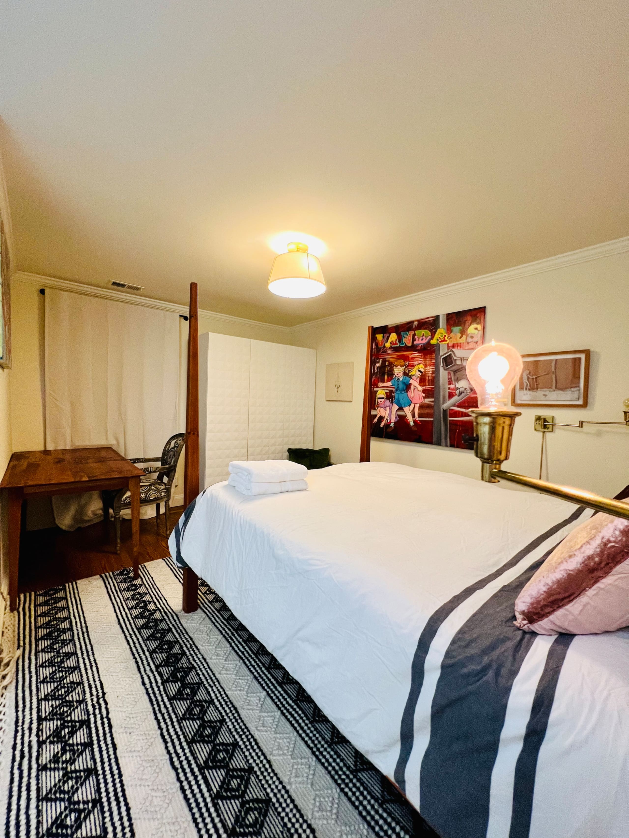 Home in San Francisco · ★4.9 · 4 bedrooms · 6 beds · 3 baths - Image 31
