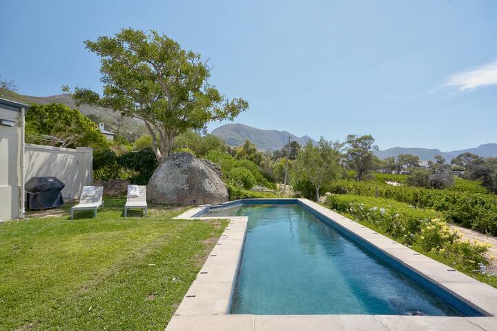 Breathtaking Views inGolf & Wine Estate : serviced gallery image 4
