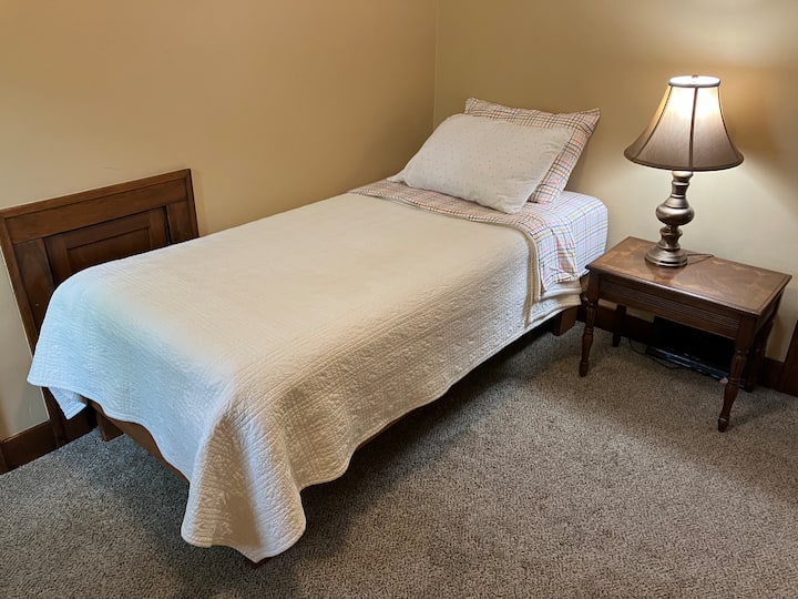 Dormitorio doble en el piso principal. 