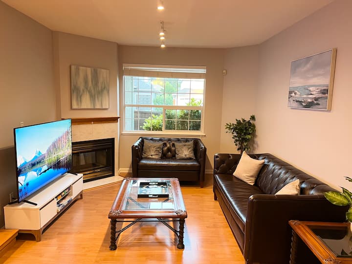 Italian-style Entire Home | 5br 4ba • 7 Beds - Surrey