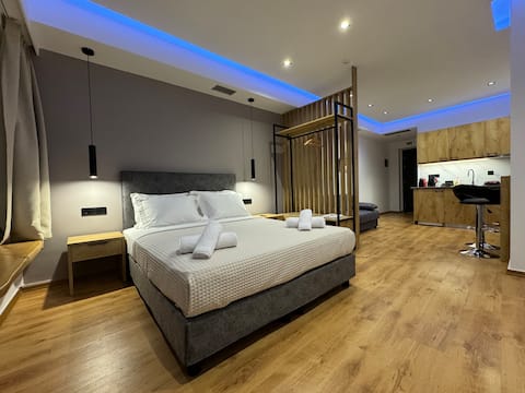 Popular Airbnb listing: Omiros apartments Monastiraki303 in ψυρρη κουμουνδουρου