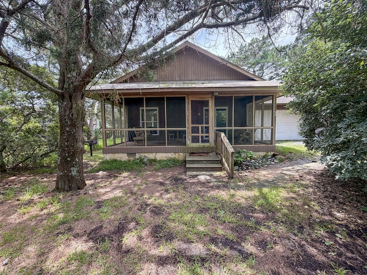 Sv29: Ginny's Place: Pet Friendly, Screened Porch - Ocracoke, NC
