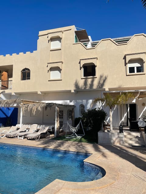 Escale Paradis villa 15 pers/7 ch/13 beds/ pool