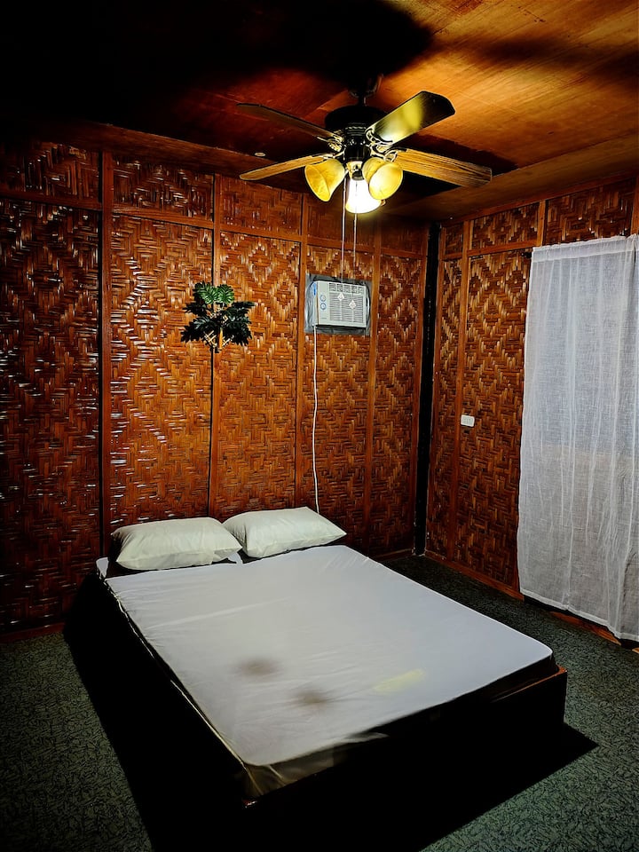 A Cozy Mountain Resort W/ Ac Room 2 Swimming Pools - Maasin City