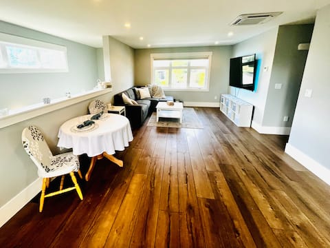Popular Airbnb listing: Guest Suite in beautiful Fairwinds! in Nanaimo E