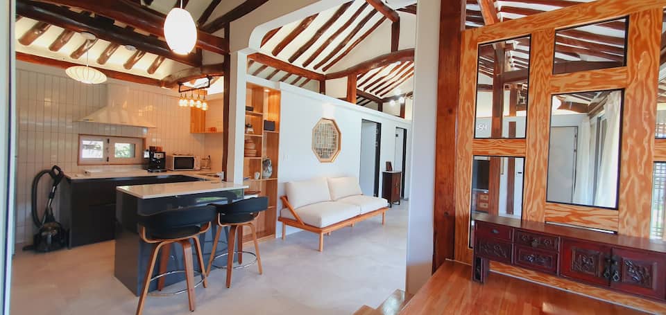 Top-earning Airbnb listing in Jeonju-si, 3 bedrooms